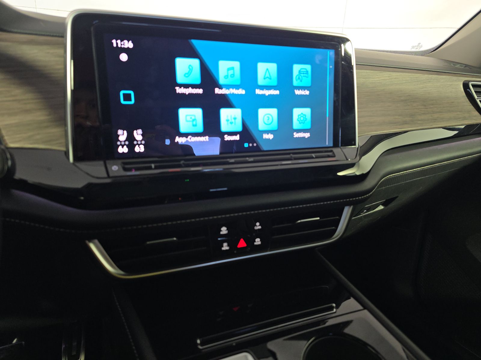 2024 Volkswagen Atlas 2.0T SEL Premium R-Line AWD