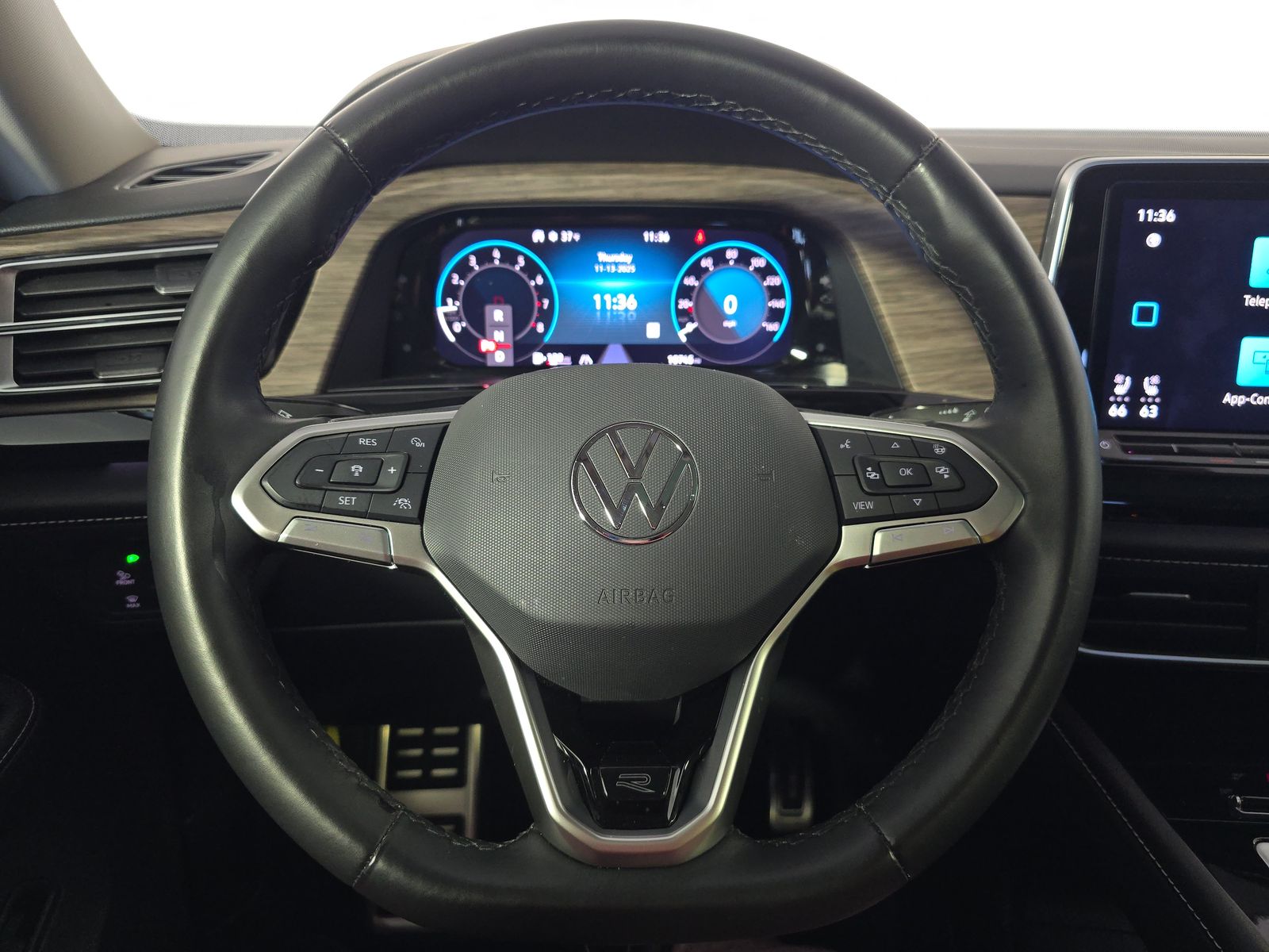 2024 Volkswagen Atlas 2.0T SEL Premium R-Line AWD