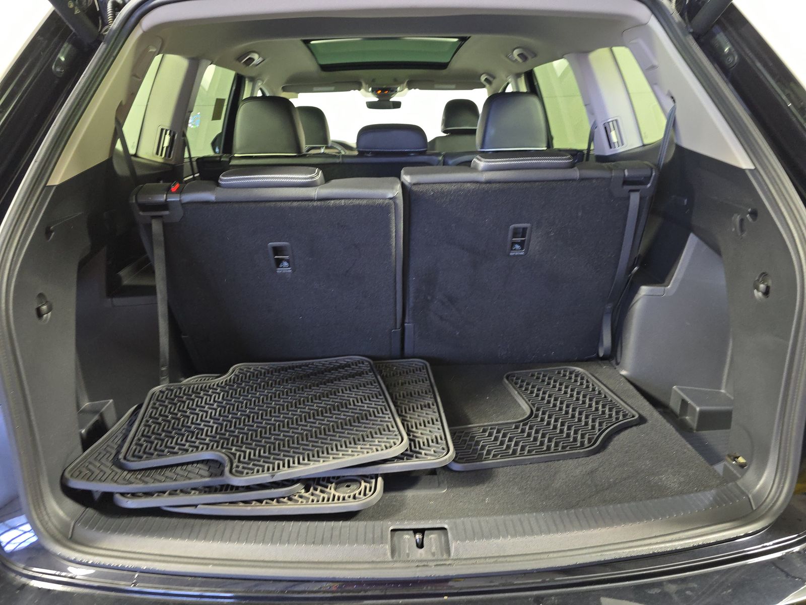 2024 Volkswagen Atlas 2.0T SEL Premium R-Line AWD