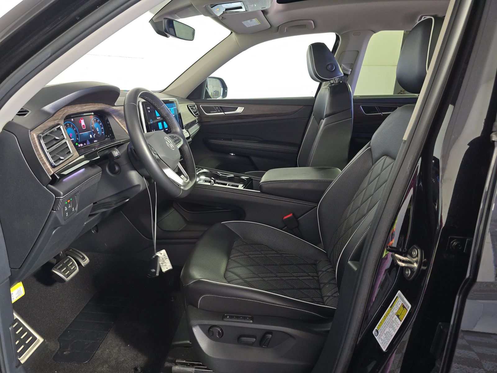 2024 Volkswagen Atlas 2.0T SEL Premium R-Line AWD