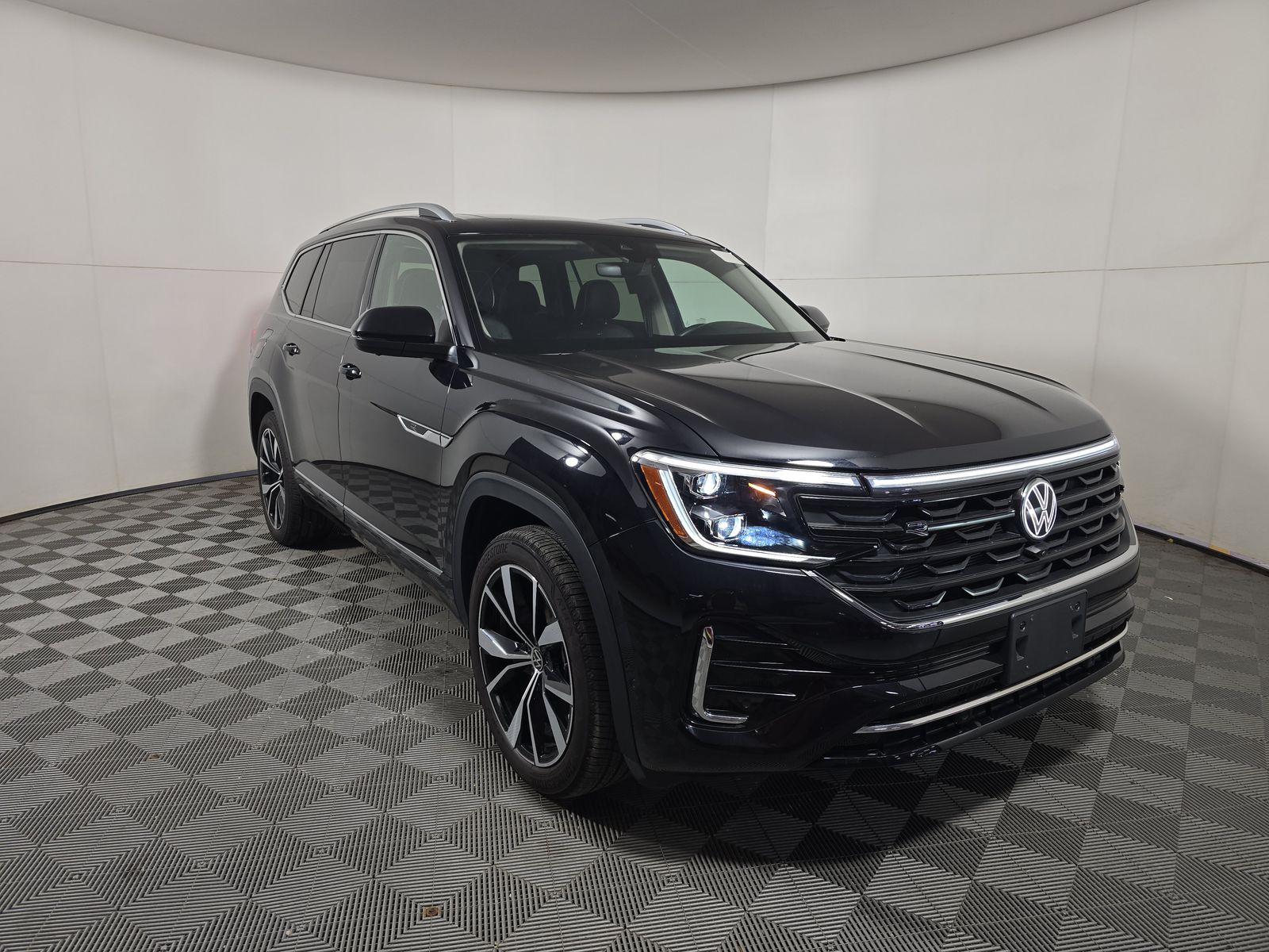 2024 Volkswagen Atlas 2.0T SEL Premium R-Line AWD