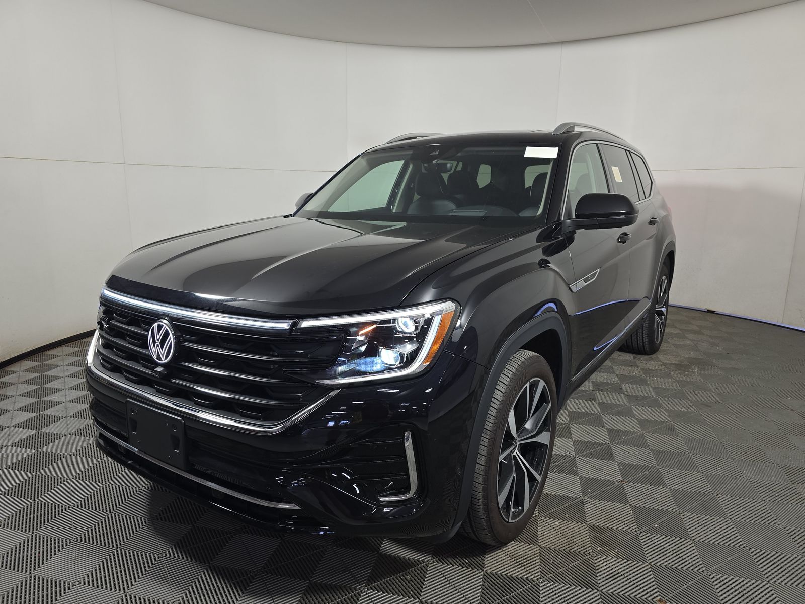 2024 Volkswagen Atlas 2.0T SEL Premium R-Line AWD