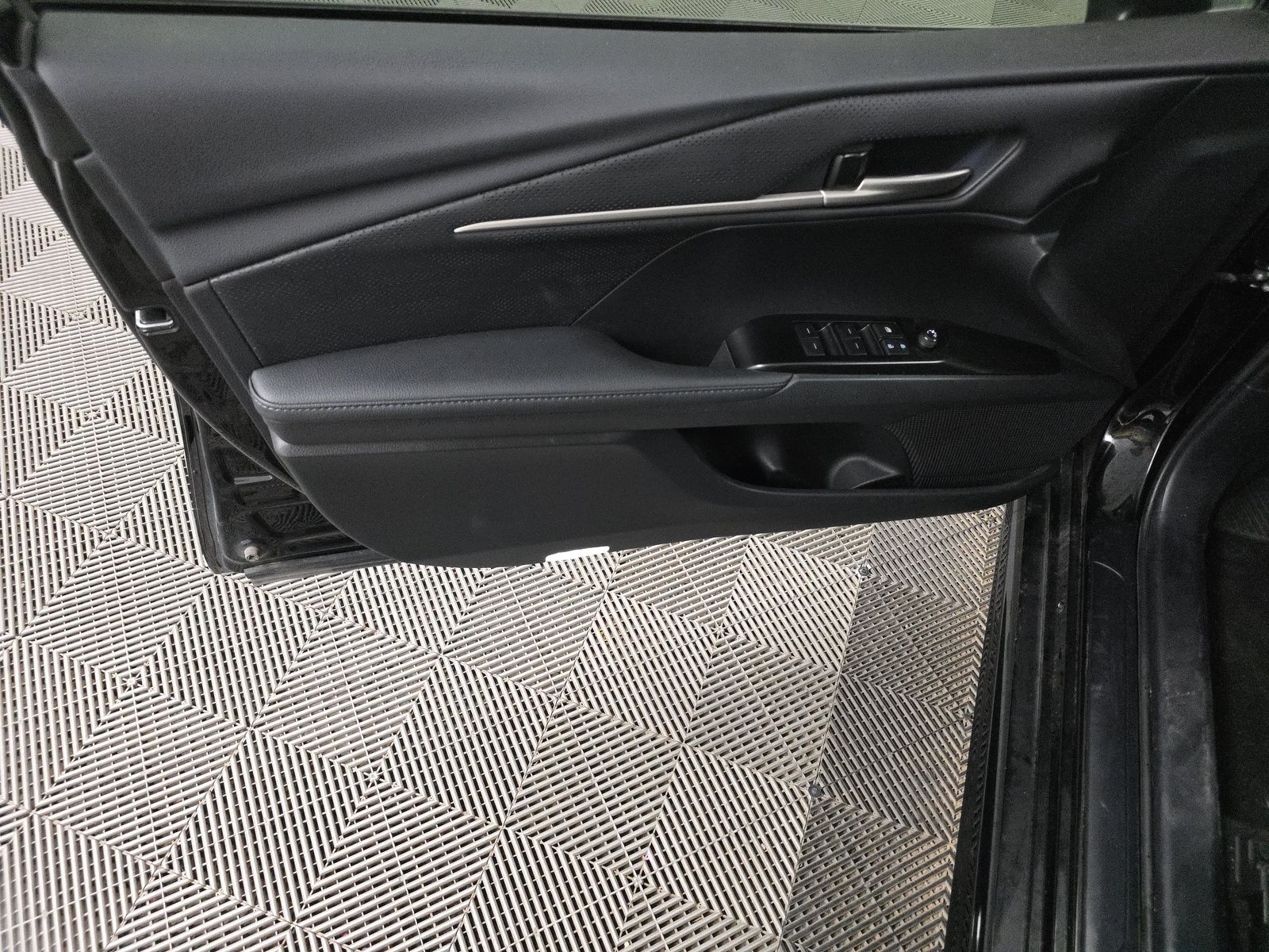 2025 Toyota Camry XSE FWD