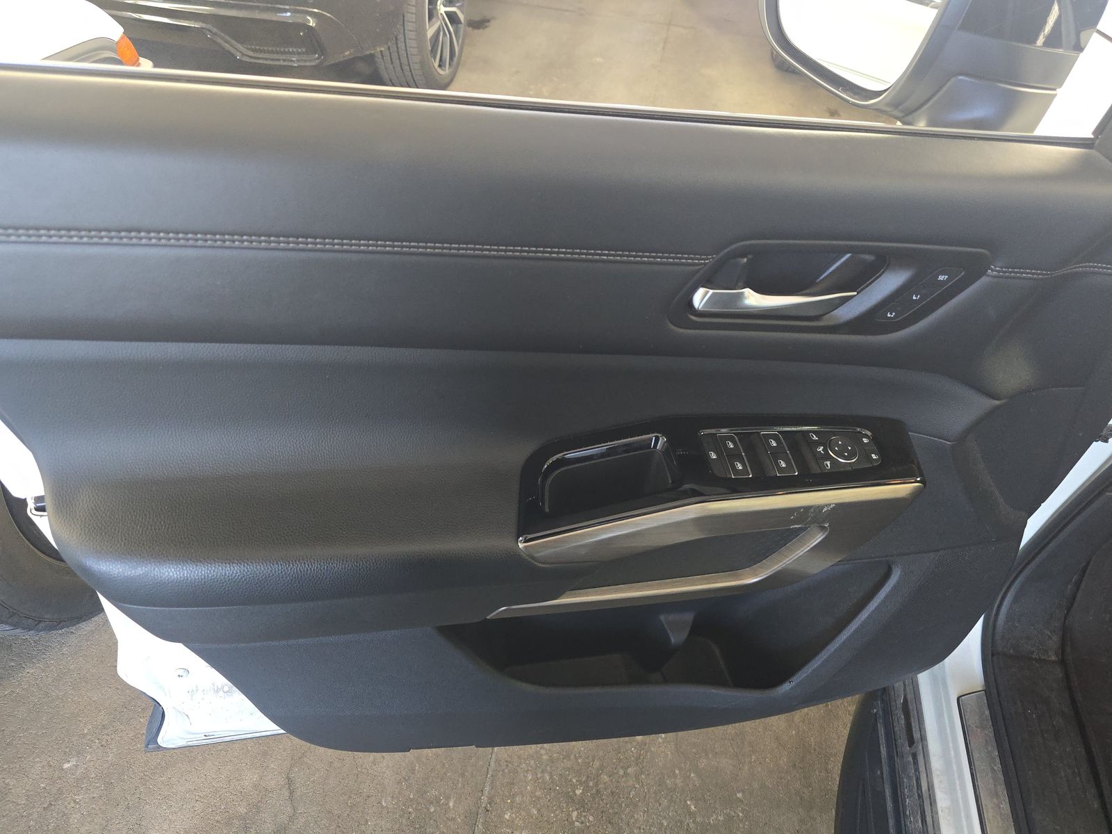 2023 Nissan Pathfinder Platinum AWD