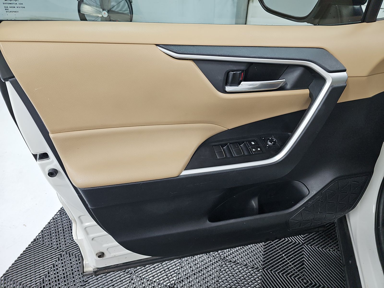 2020 Toyota RAV4 XLE Premium FWD