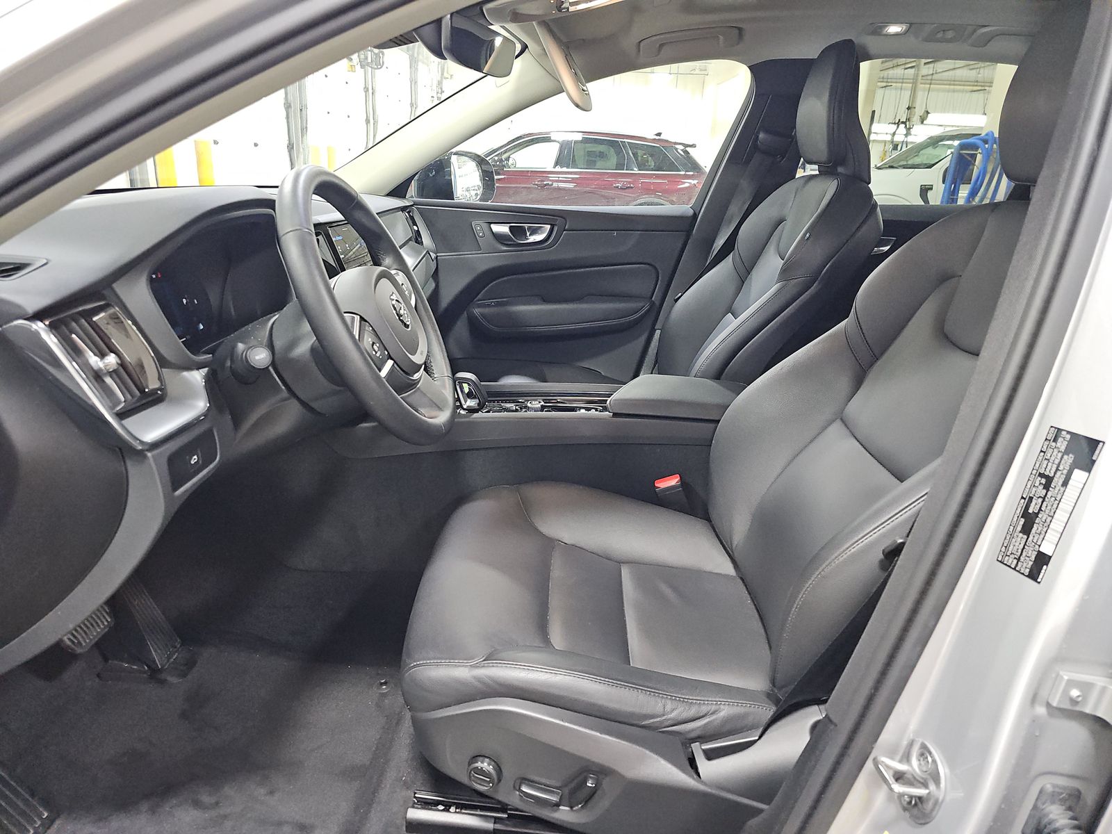 2025 Volvo XC60 B5 Core AWD