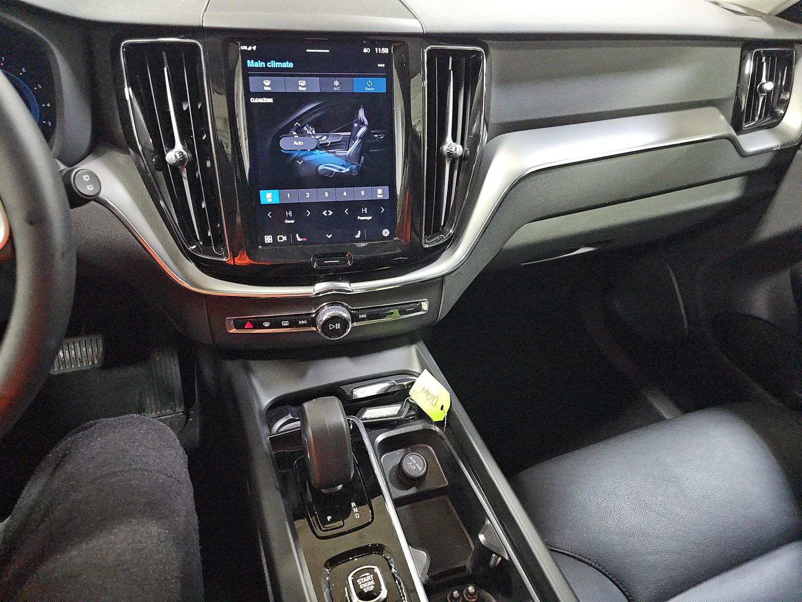 2025 Volvo XC60 B5 Core AWD