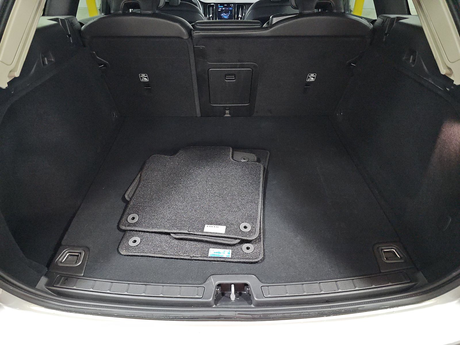 2025 Volvo XC60 B5 Core AWD