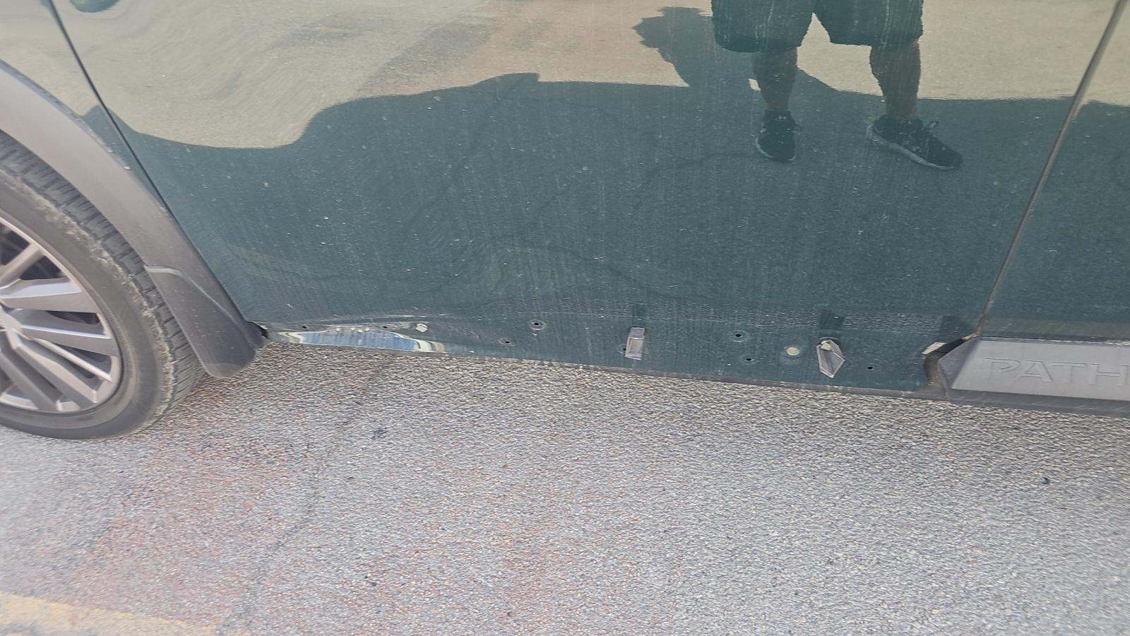 2023 Nissan Pathfinder SL FWD