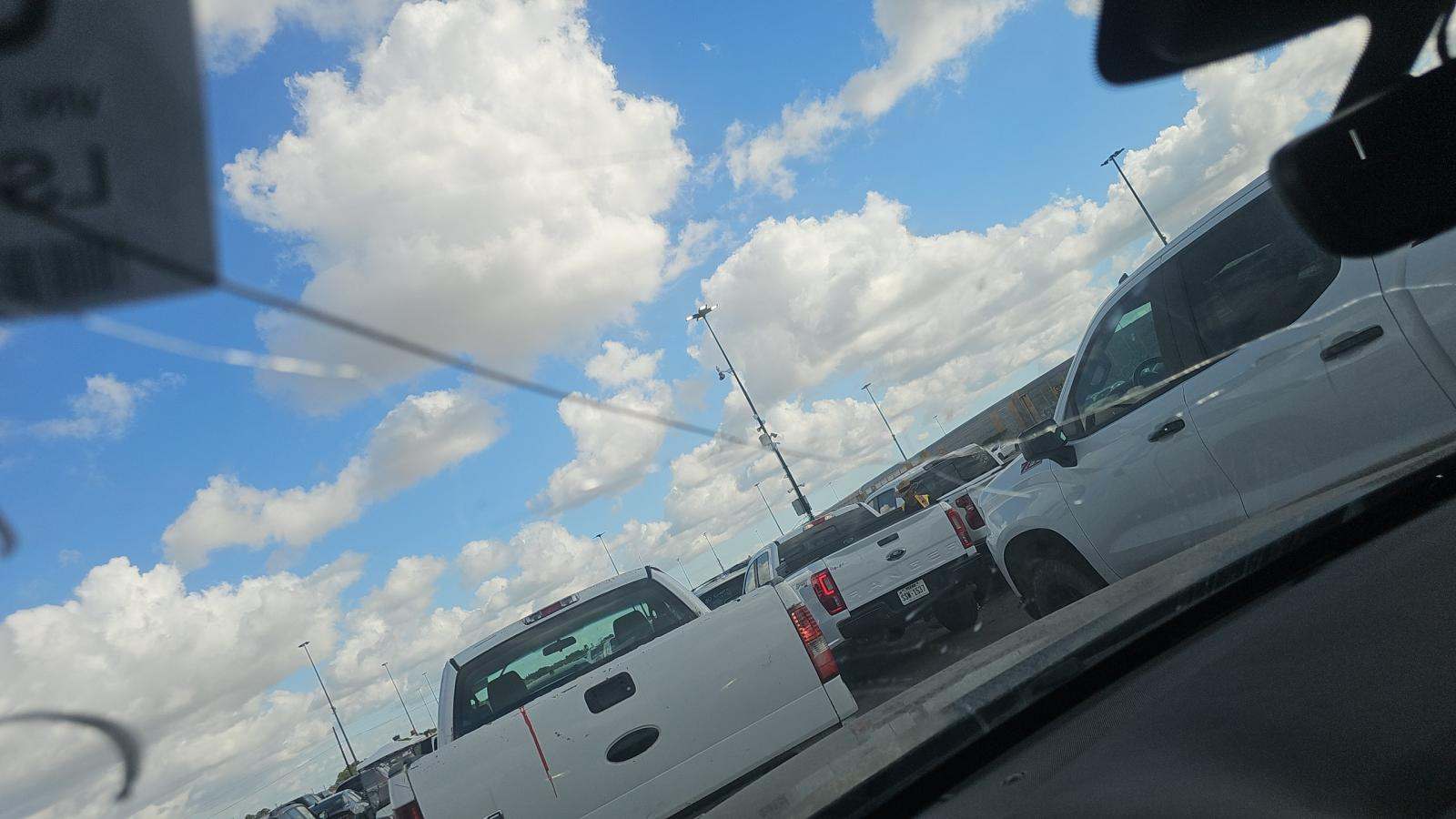 2023 Nissan Pathfinder SL FWD