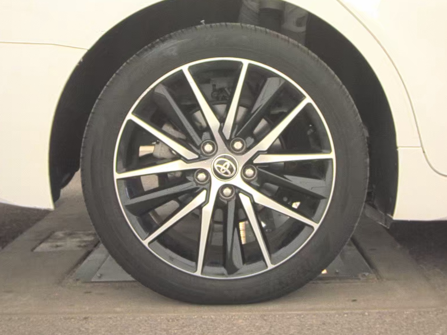 2024 Toyota Camry SE FWD