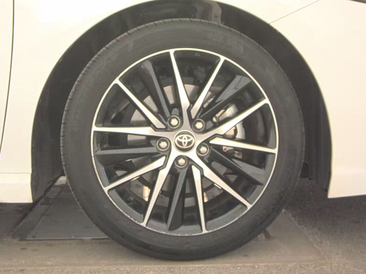 2024 Toyota Camry SE FWD