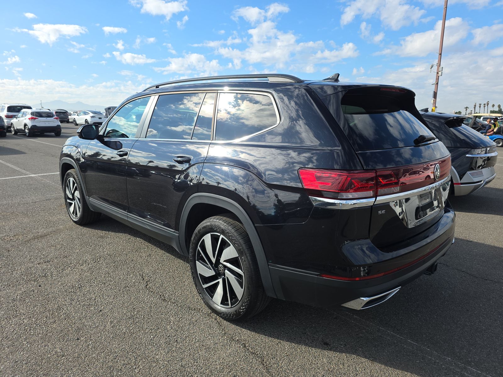 2024 Volkswagen Atlas 2.0T SE AWD