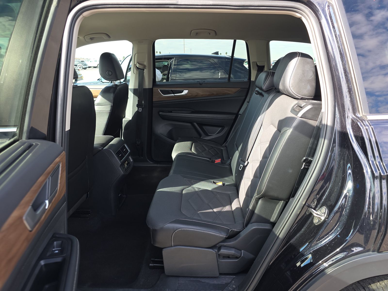 2024 Volkswagen Atlas 2.0T SE AWD