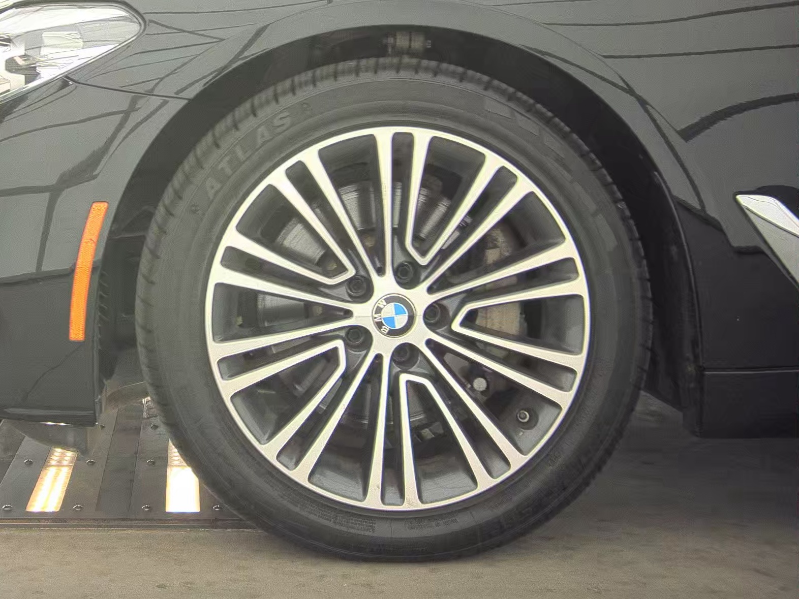 2017 BMW 5 Series 530i xDrive AWD