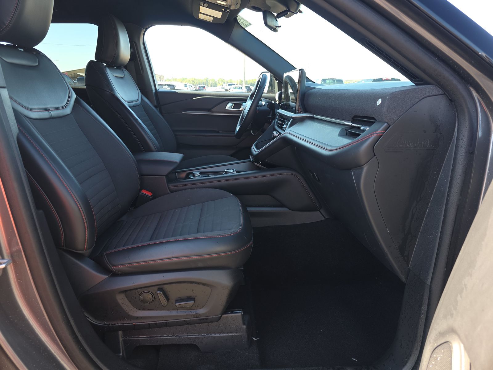 2025 Ford Explorer ST-Line AWD