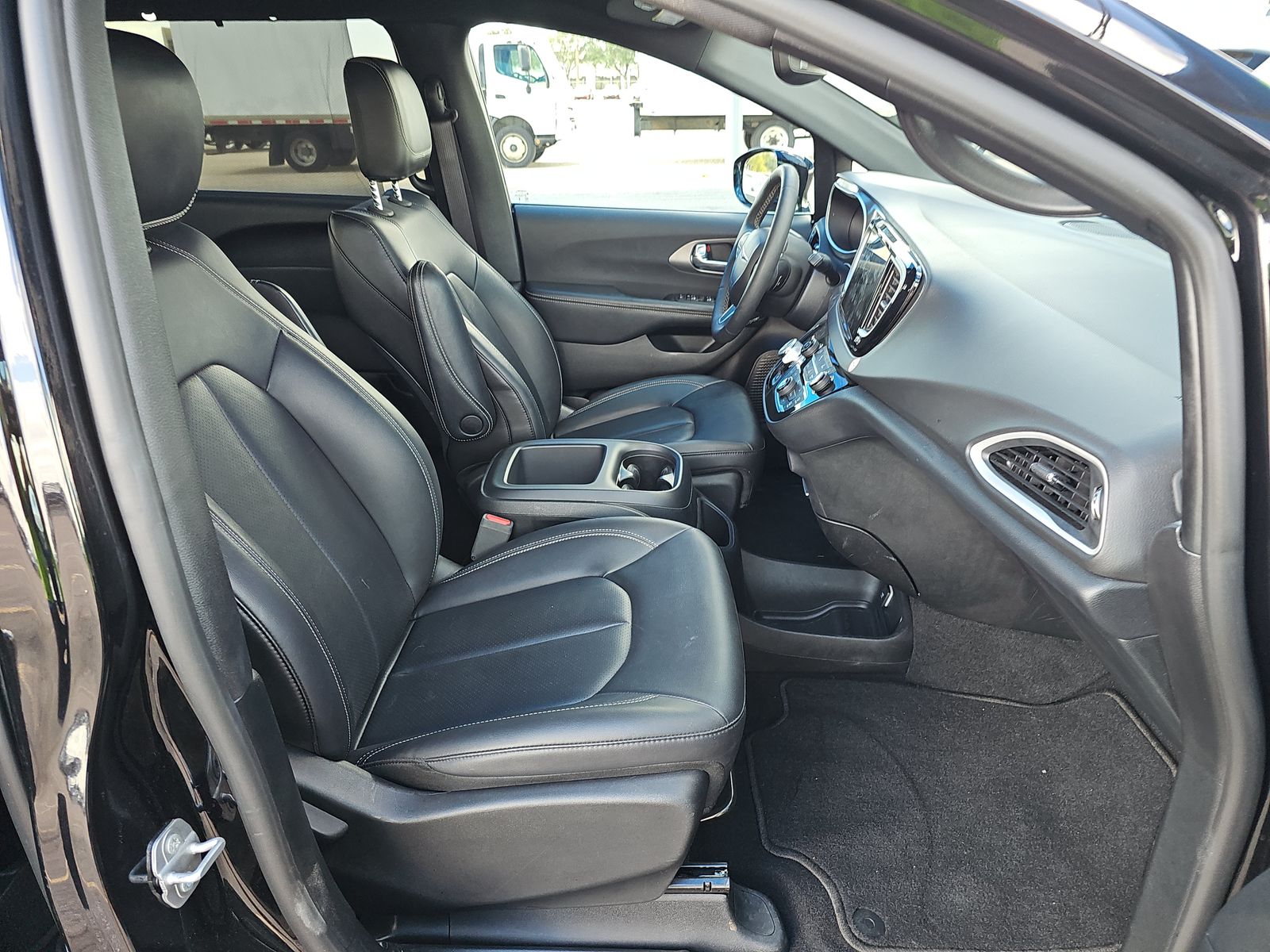 2025 Chrysler Pacifica Select FWD