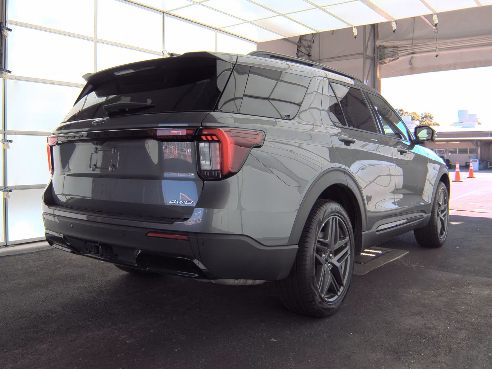 2025 Ford Explorer ST-Line AWD