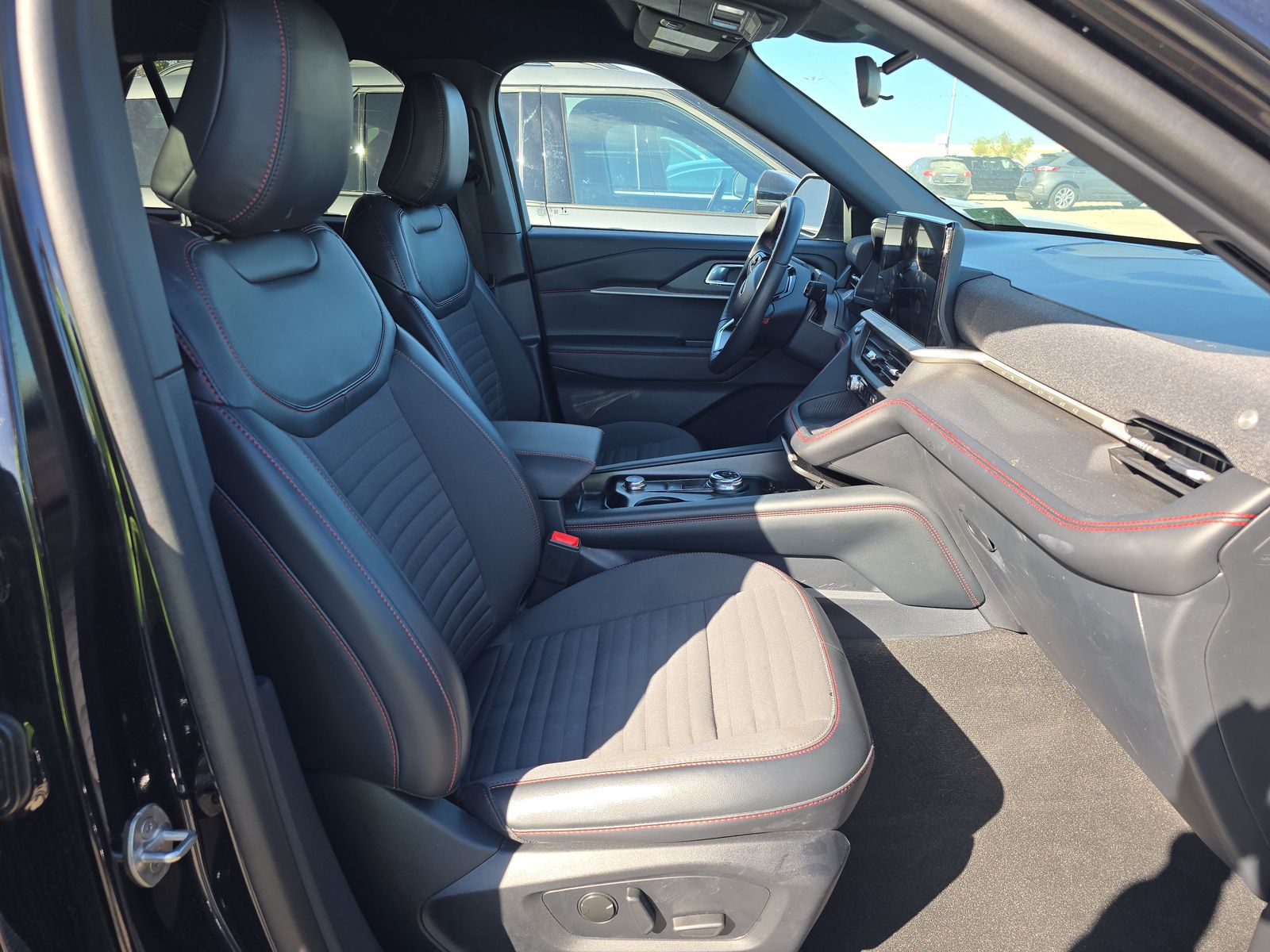 2025 Ford Explorer ST-Line AWD