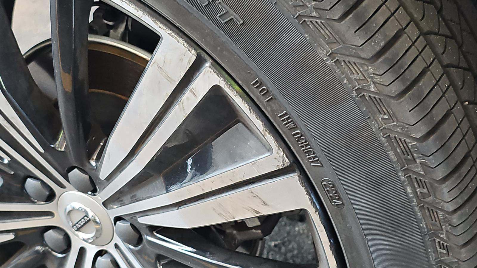 2023 Volvo XC60 B5 Plus FWD