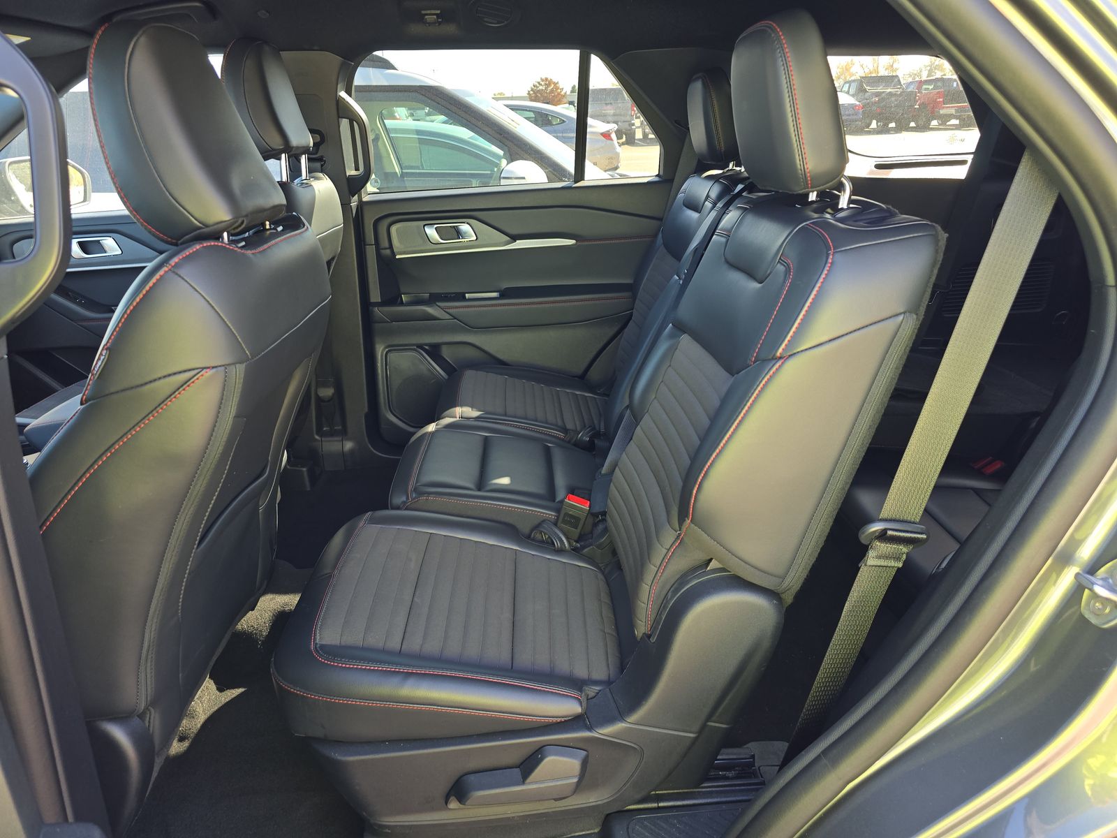 2025 Ford Explorer ST-Line AWD