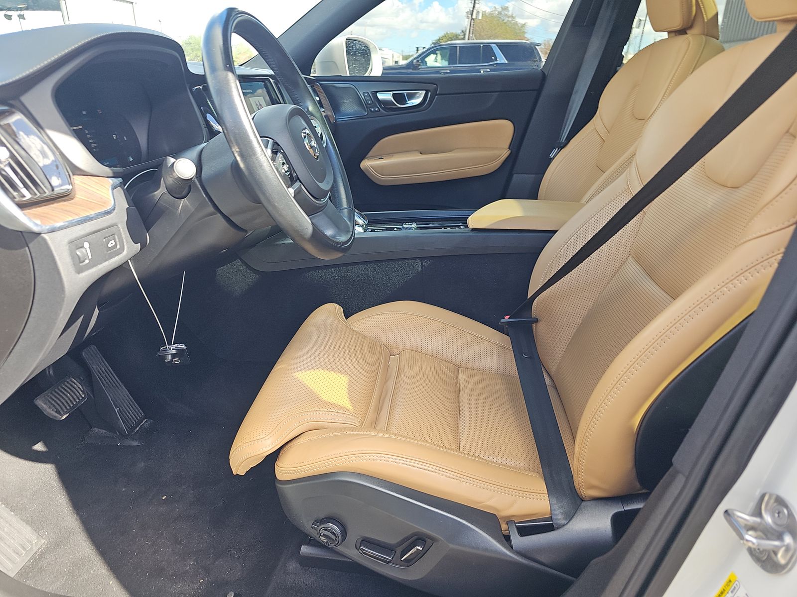 2022 Volvo XC60 B5 Inscription FWD