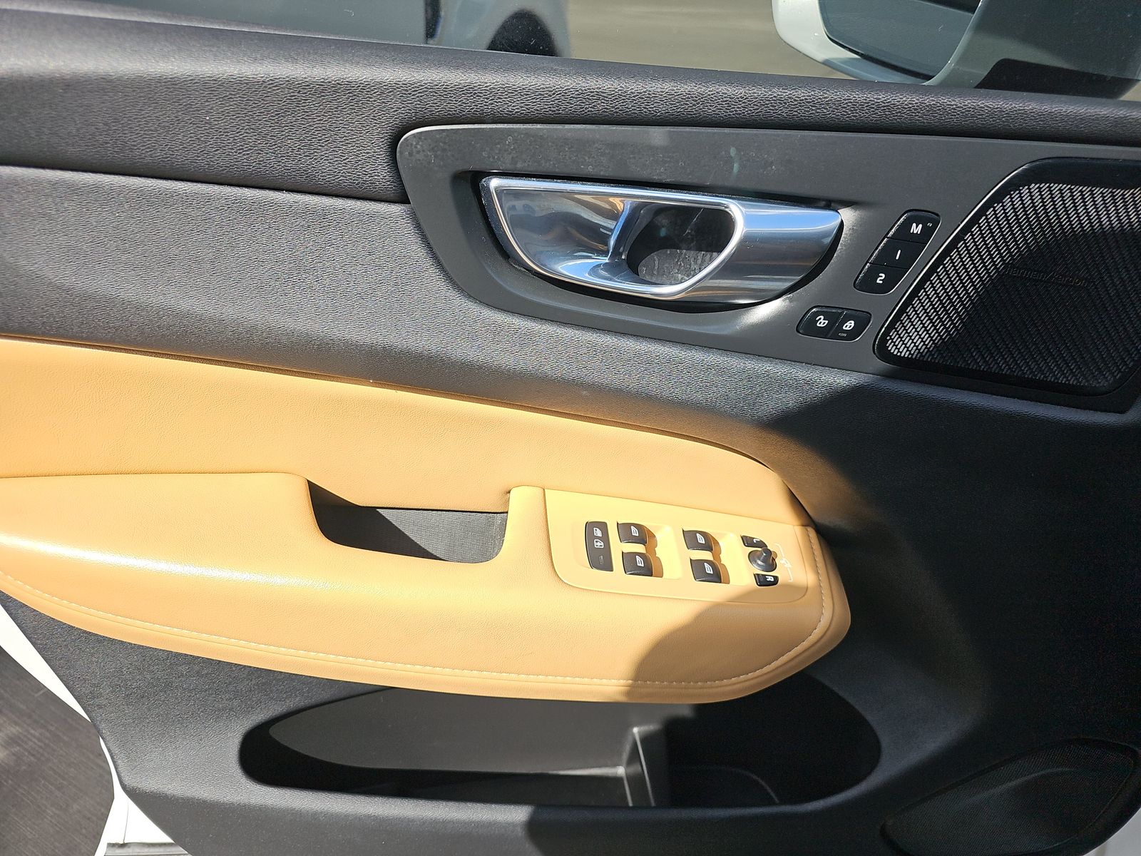 2022 Volvo XC60 B5 Inscription FWD