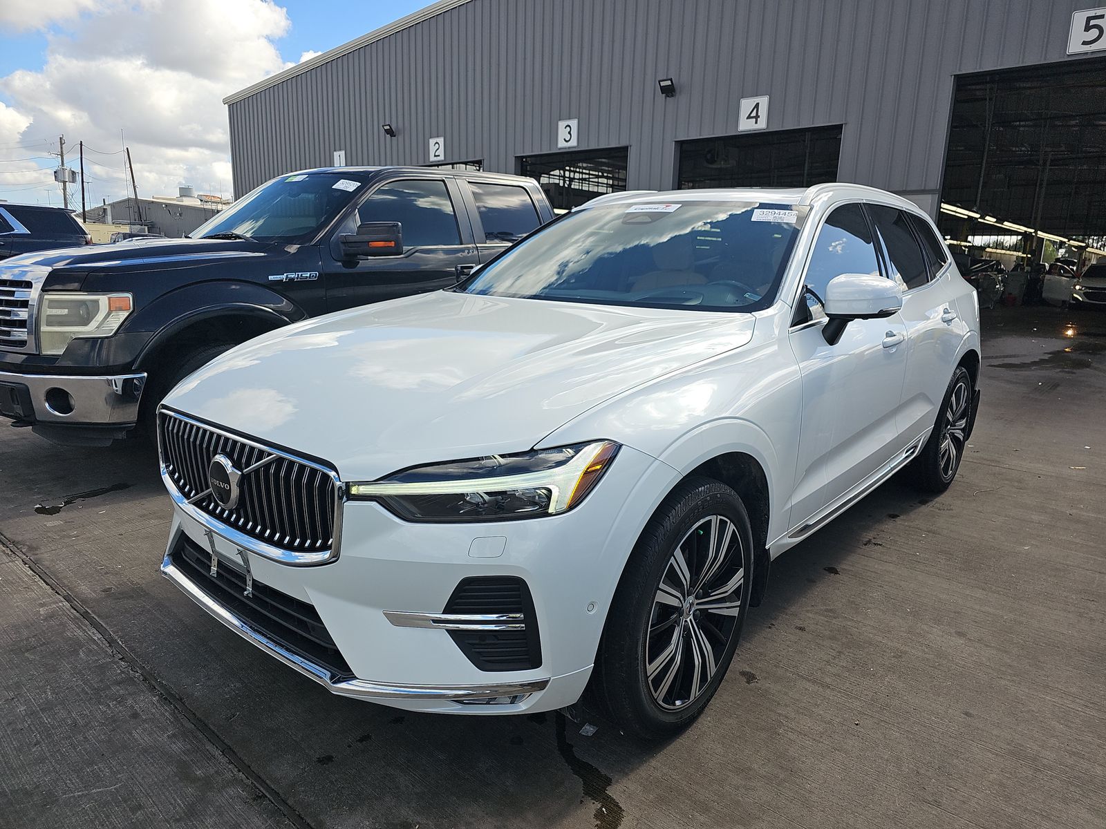 2022 Volvo XC60 B5 Inscription FWD