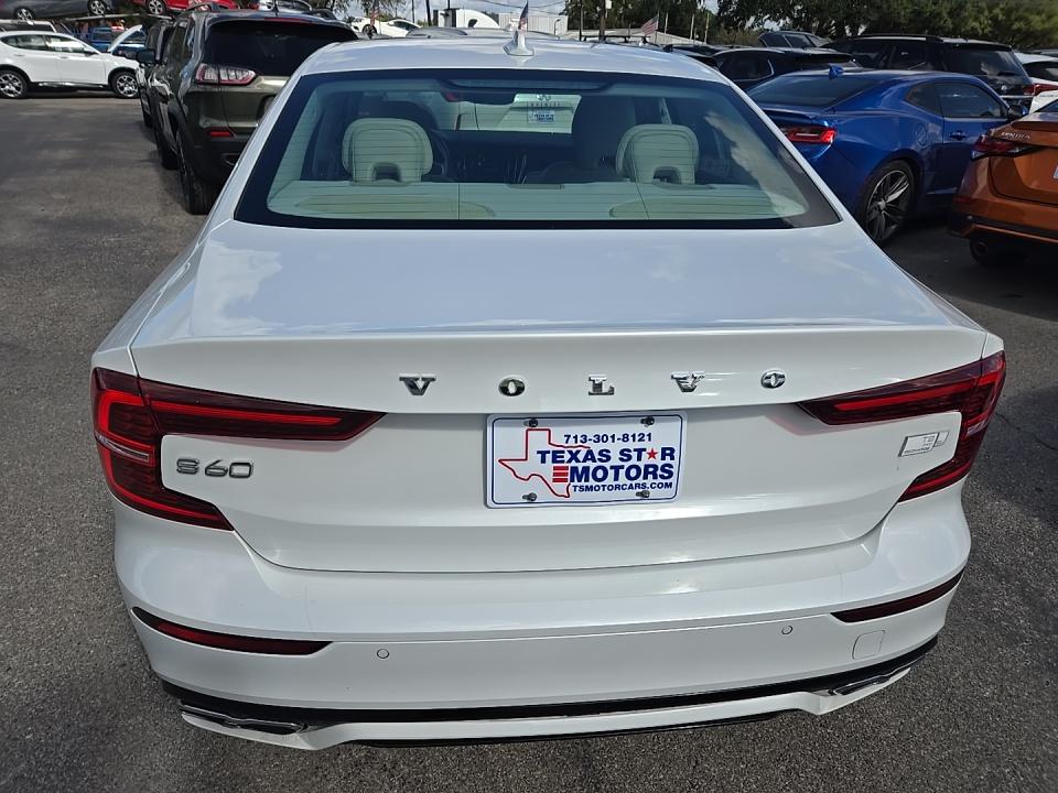 2022 Volvo S60 Recharge T8 R-Design Expression AWD