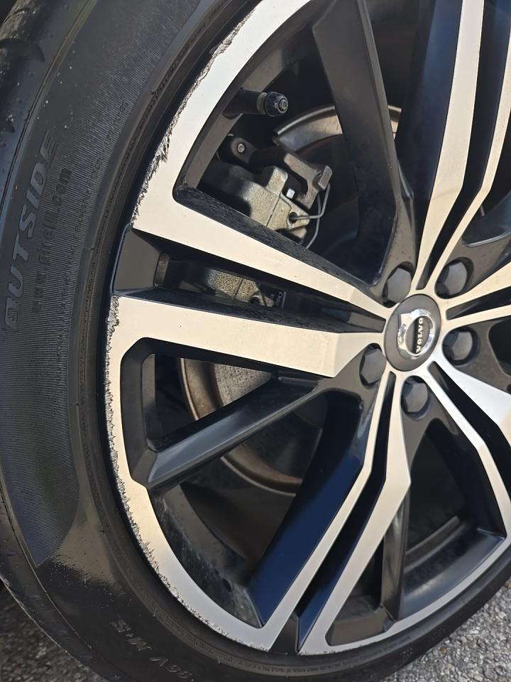 2022 Volvo S60 Recharge T8 R-Design Expression AWD