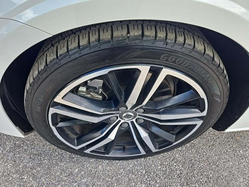 2022 Volvo S60 Recharge T8 R-Design Expression AWD