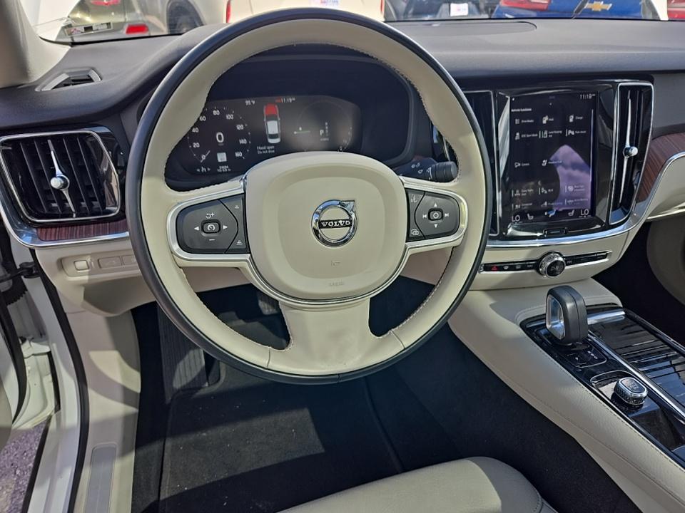 2022 Volvo S60 Recharge T8 R-Design Expression AWD