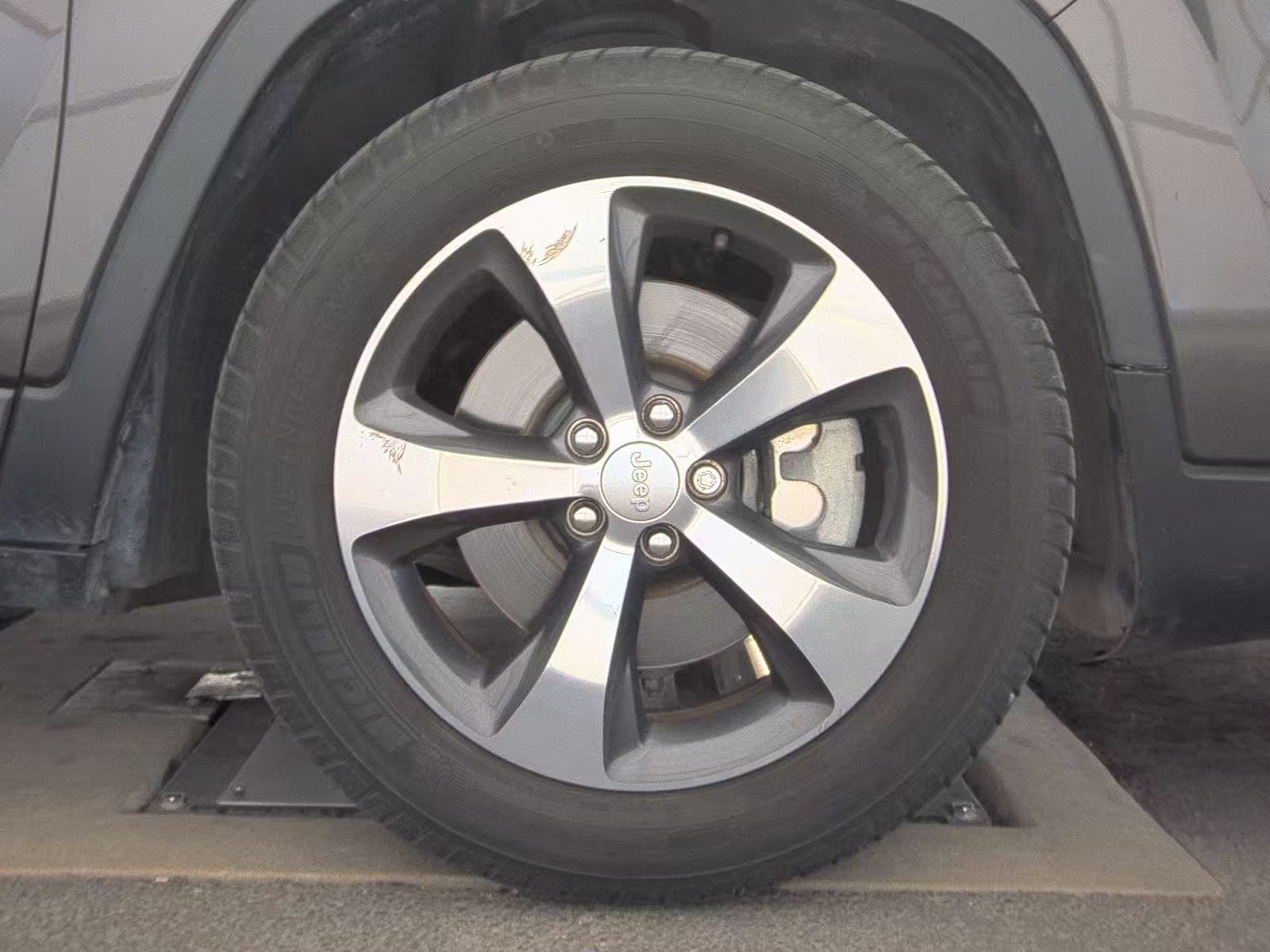 2019 Jeep Cherokee Limited FWD