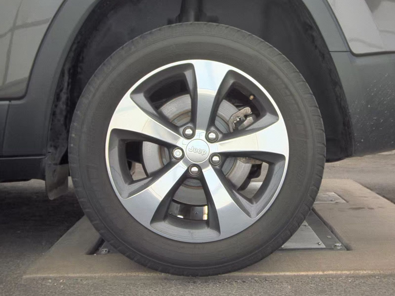 2019 Jeep Cherokee Limited FWD