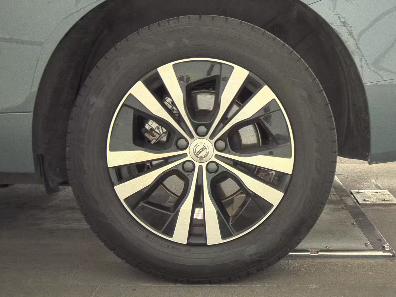 2024 Volvo XC60 B5 Core AWD