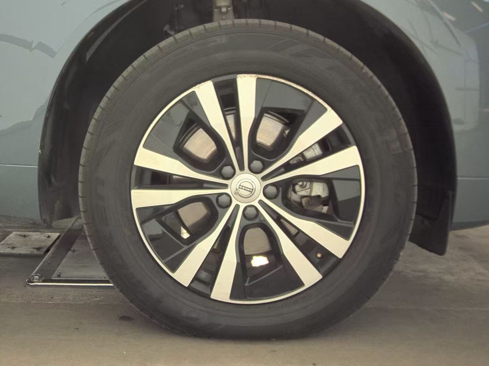 2024 Volvo XC60 B5 Core AWD