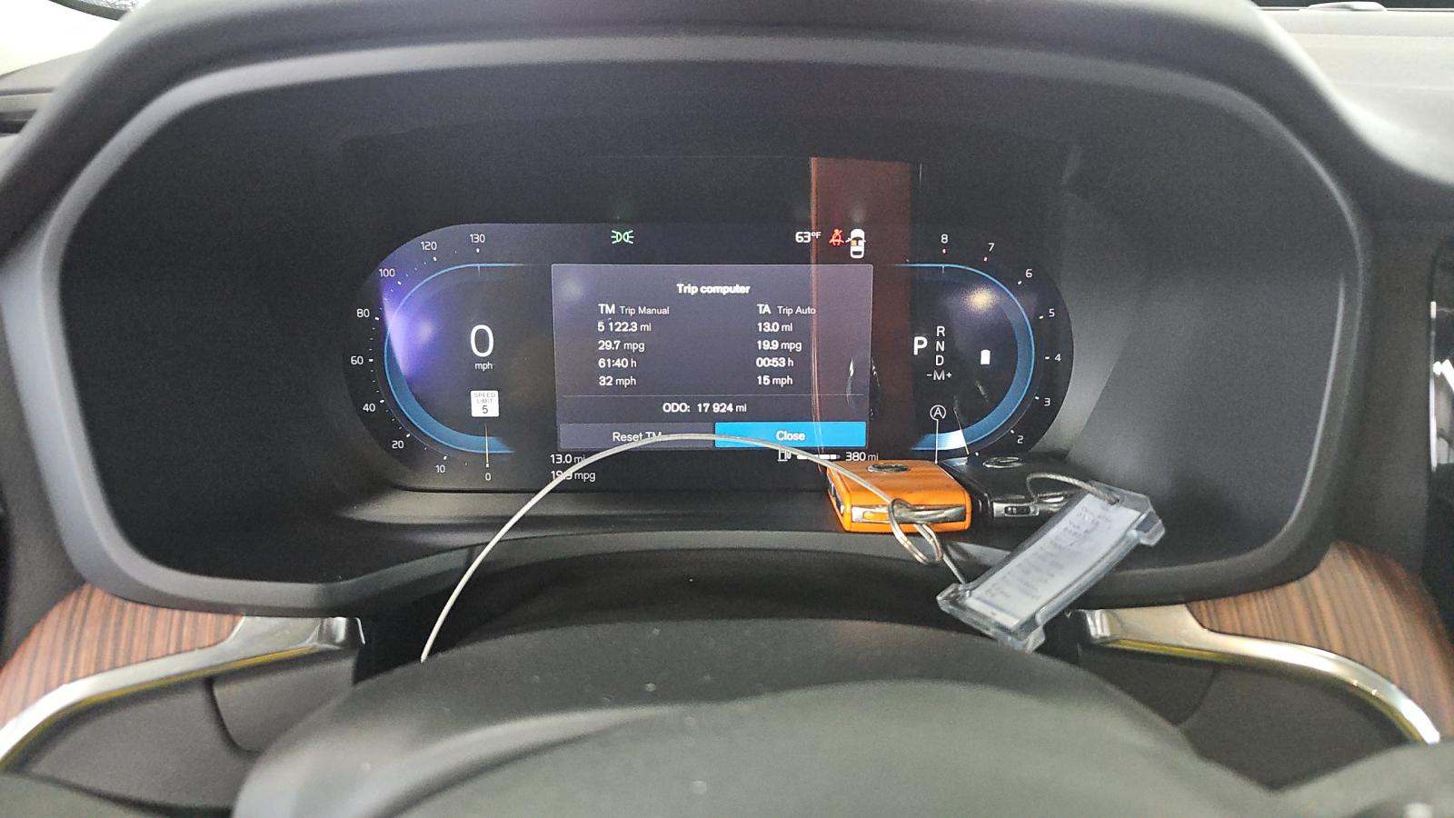 2025 Volvo S60 B5 Plus FWD