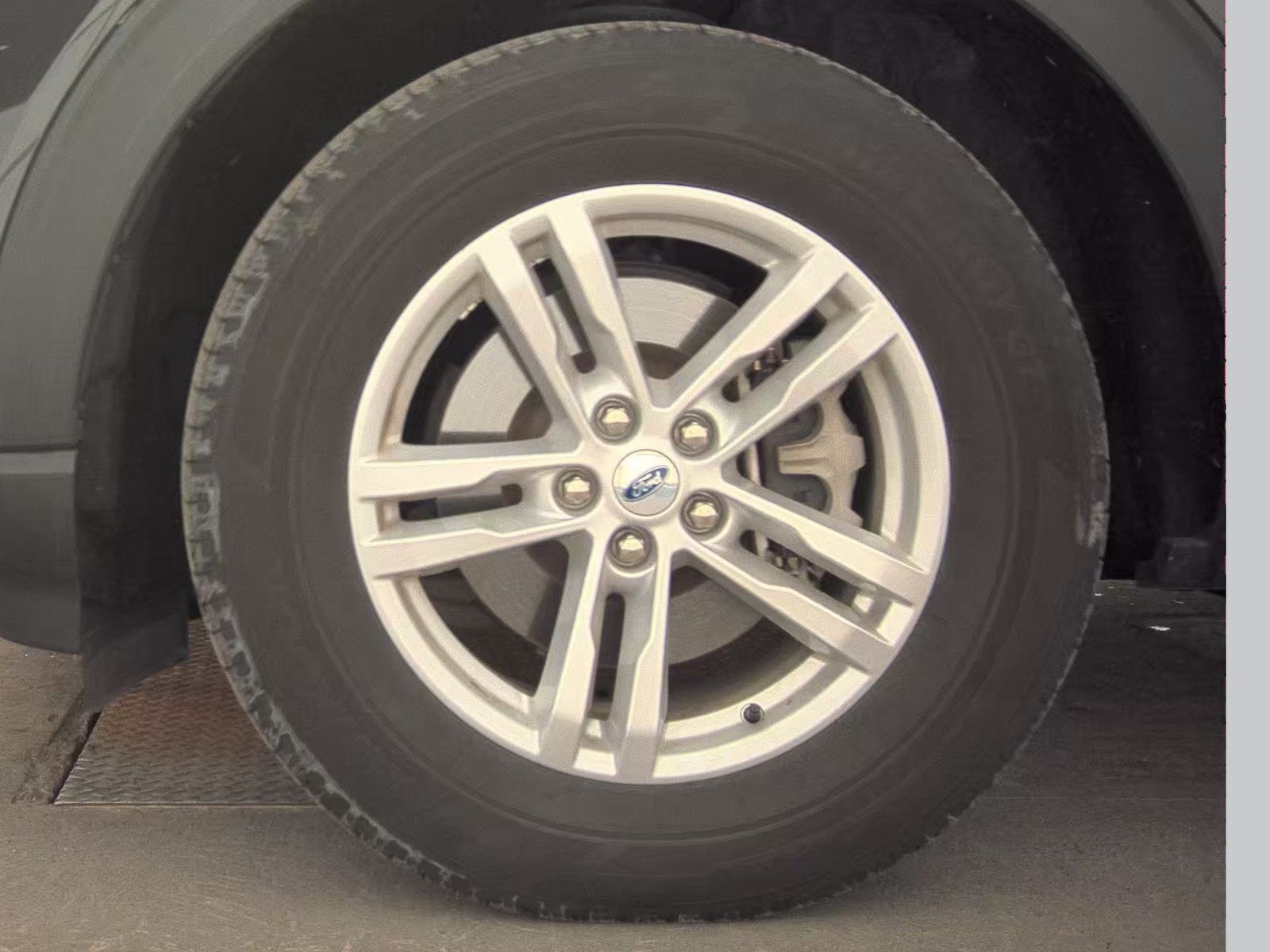 2023 Ford Explorer XLT AWD