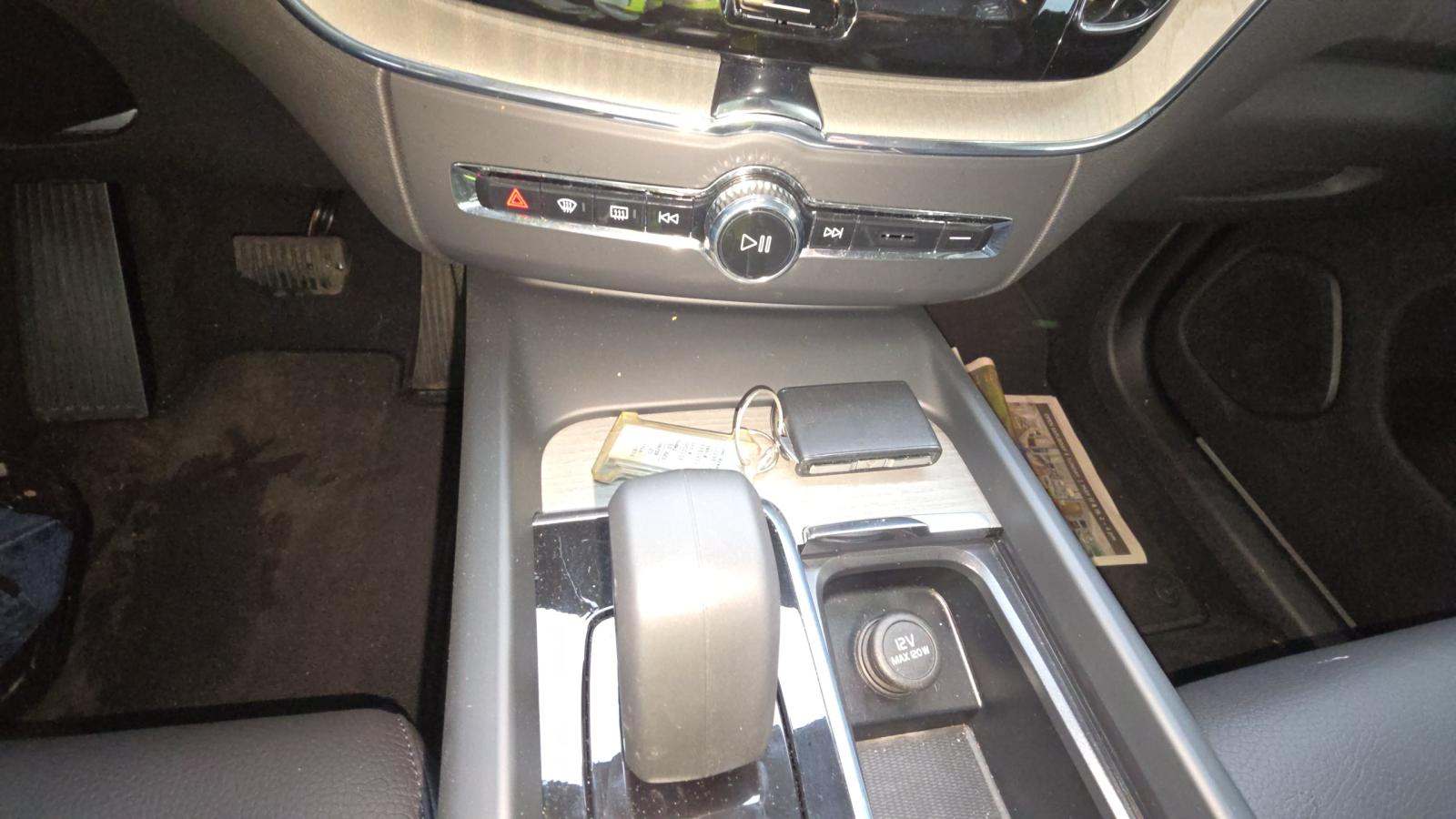 2025 Volvo XC60 B5 Plus AWD