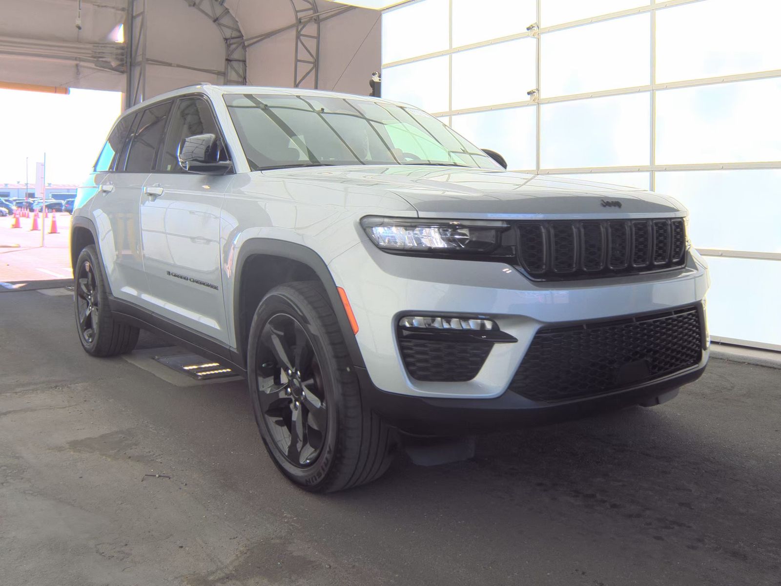 2023 Jeep Grand Cherokee Limited RWD