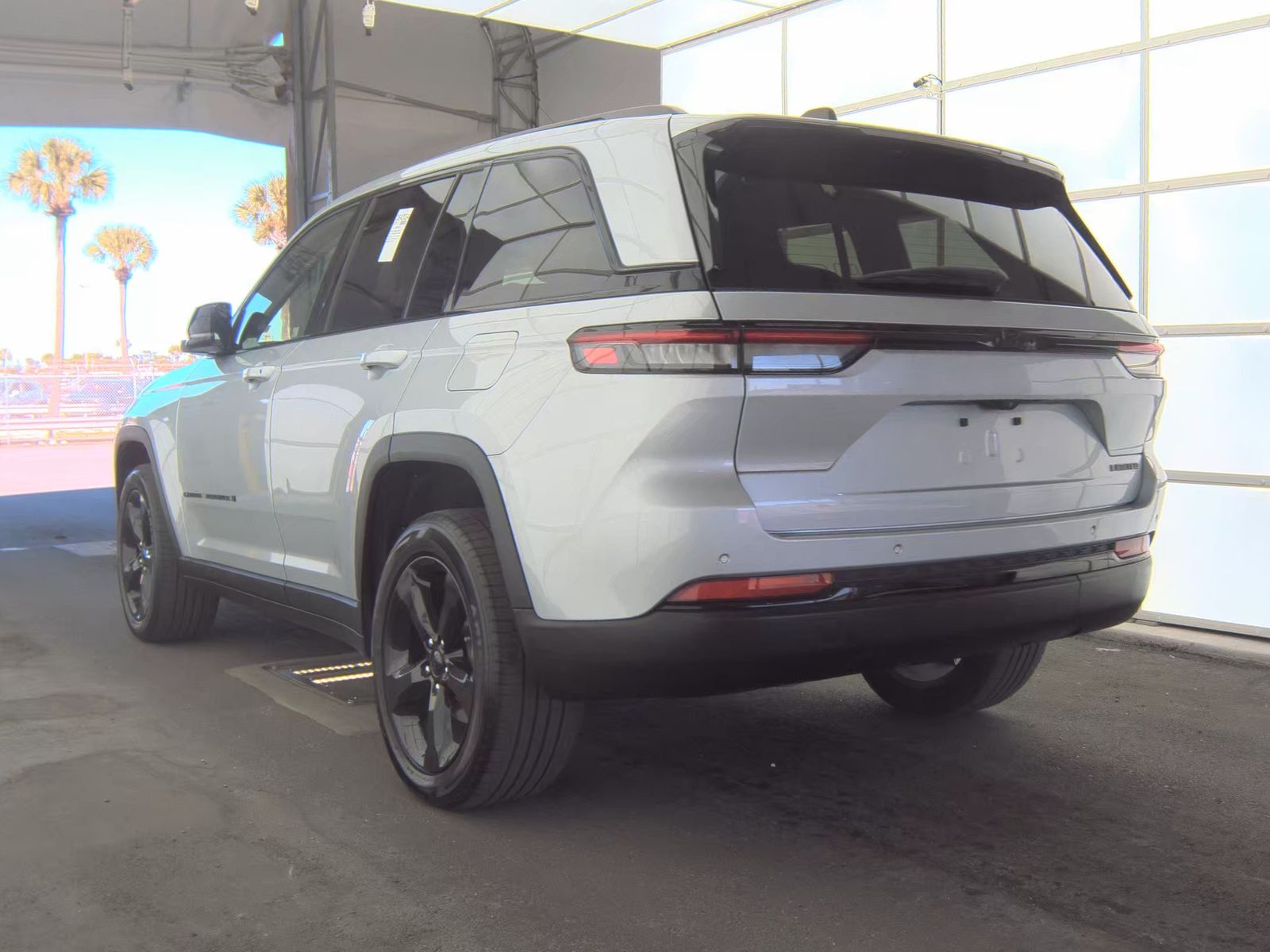 2023 Jeep Grand Cherokee Limited RWD