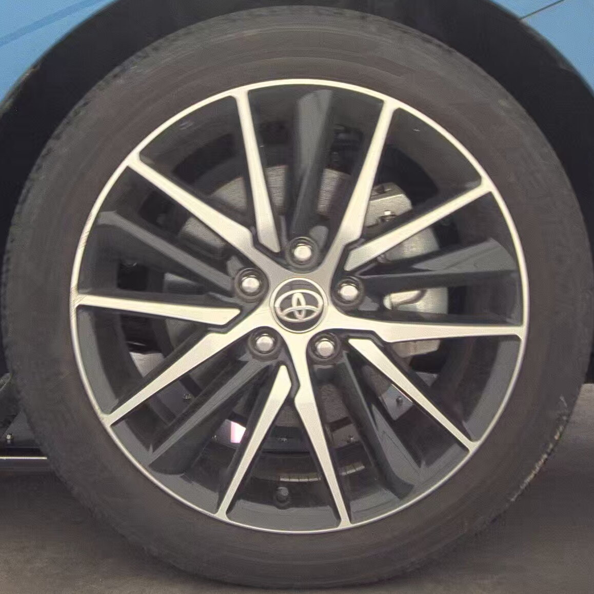 2023 Toyota Camry Hybrid SE FWD