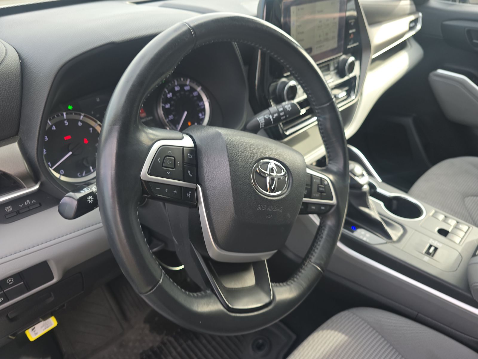 2023 Toyota Highlander LE FWD