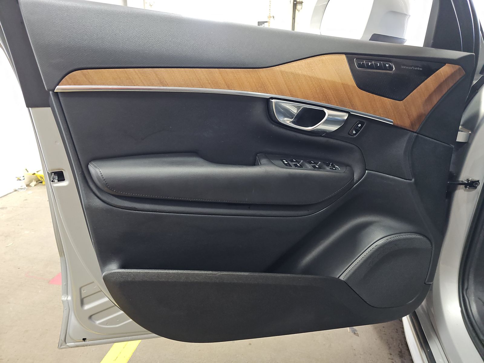 2023 Volvo XC90 B6 Plus AWD