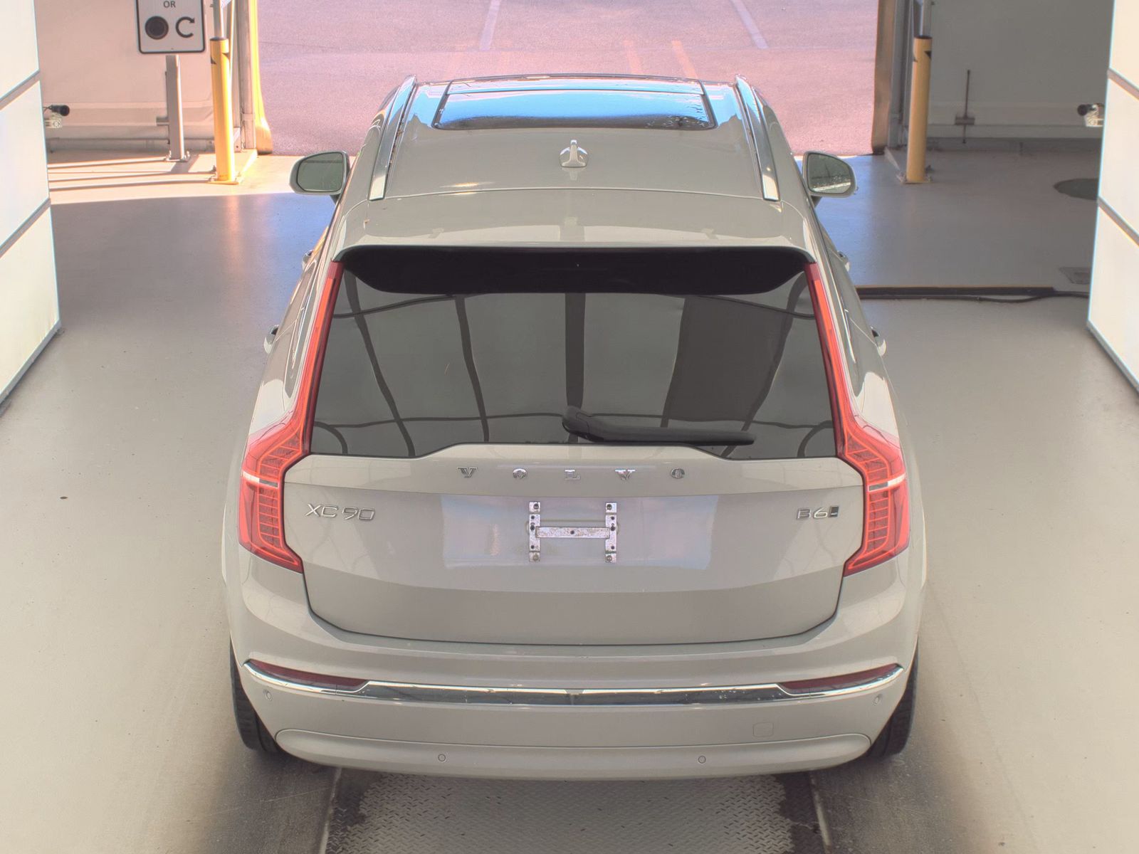 2023 Volvo XC90 B6 Plus AWD