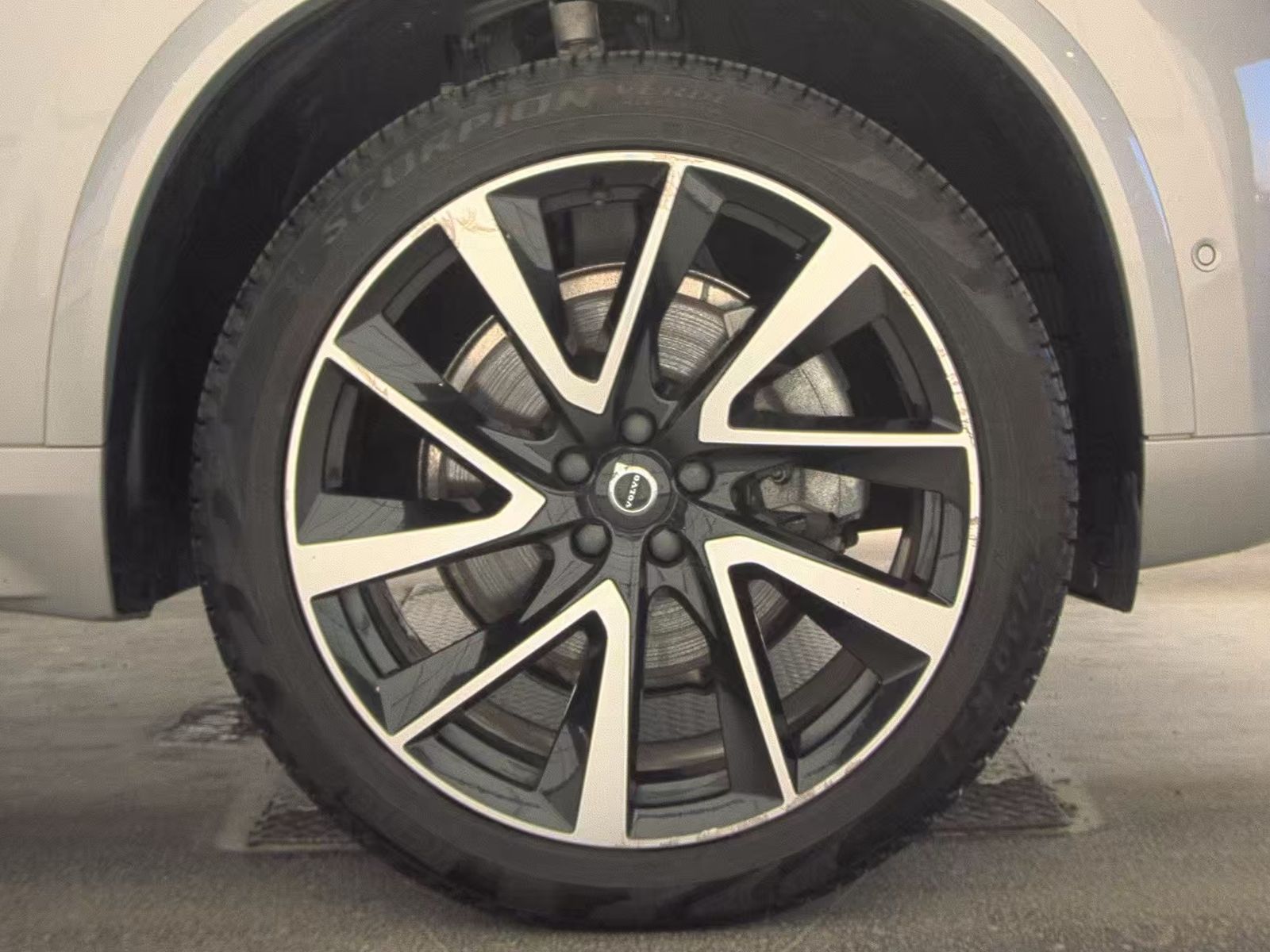 2023 Volvo XC90 B6 Plus AWD