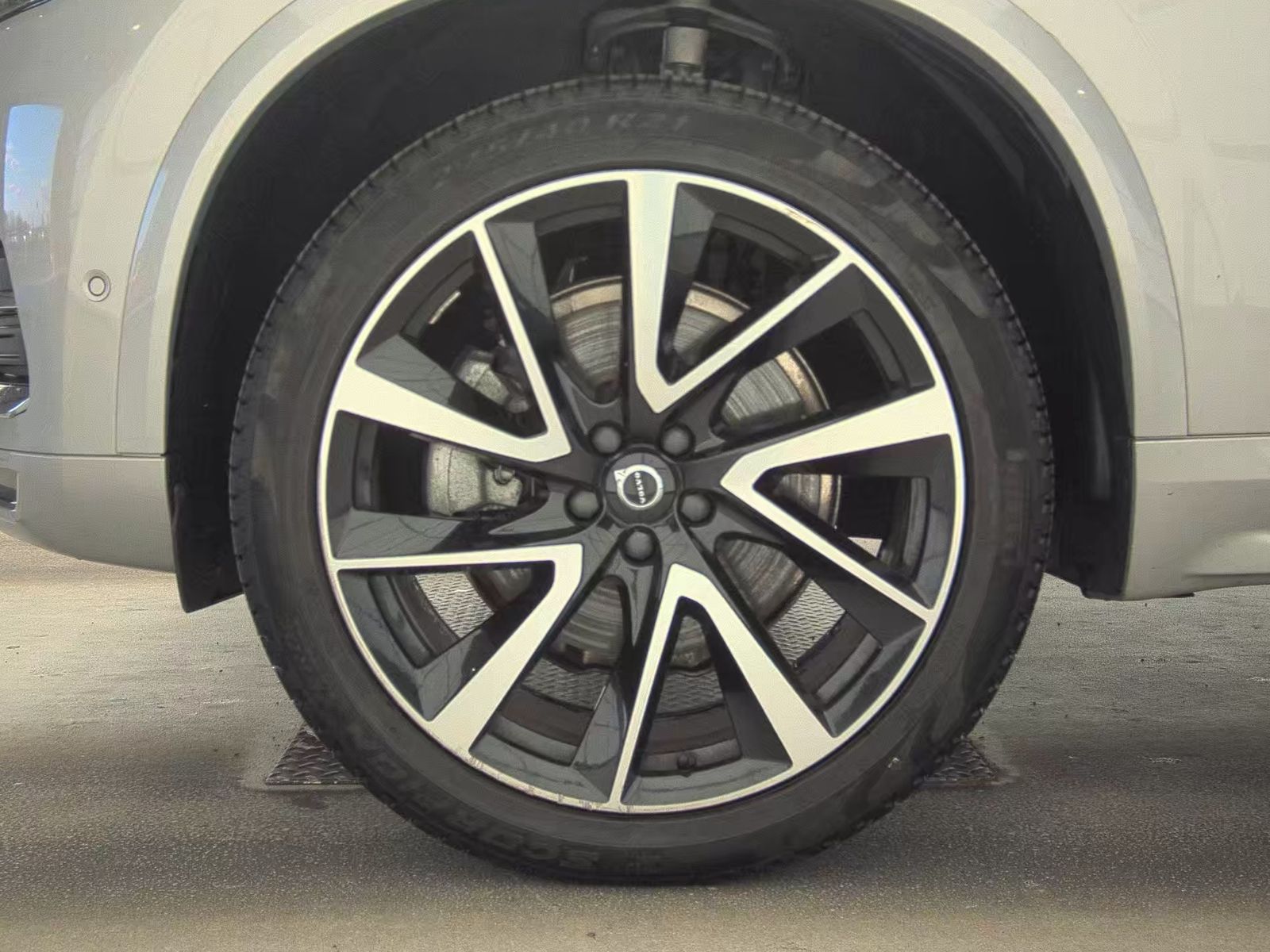 2023 Volvo XC90 B6 Plus AWD