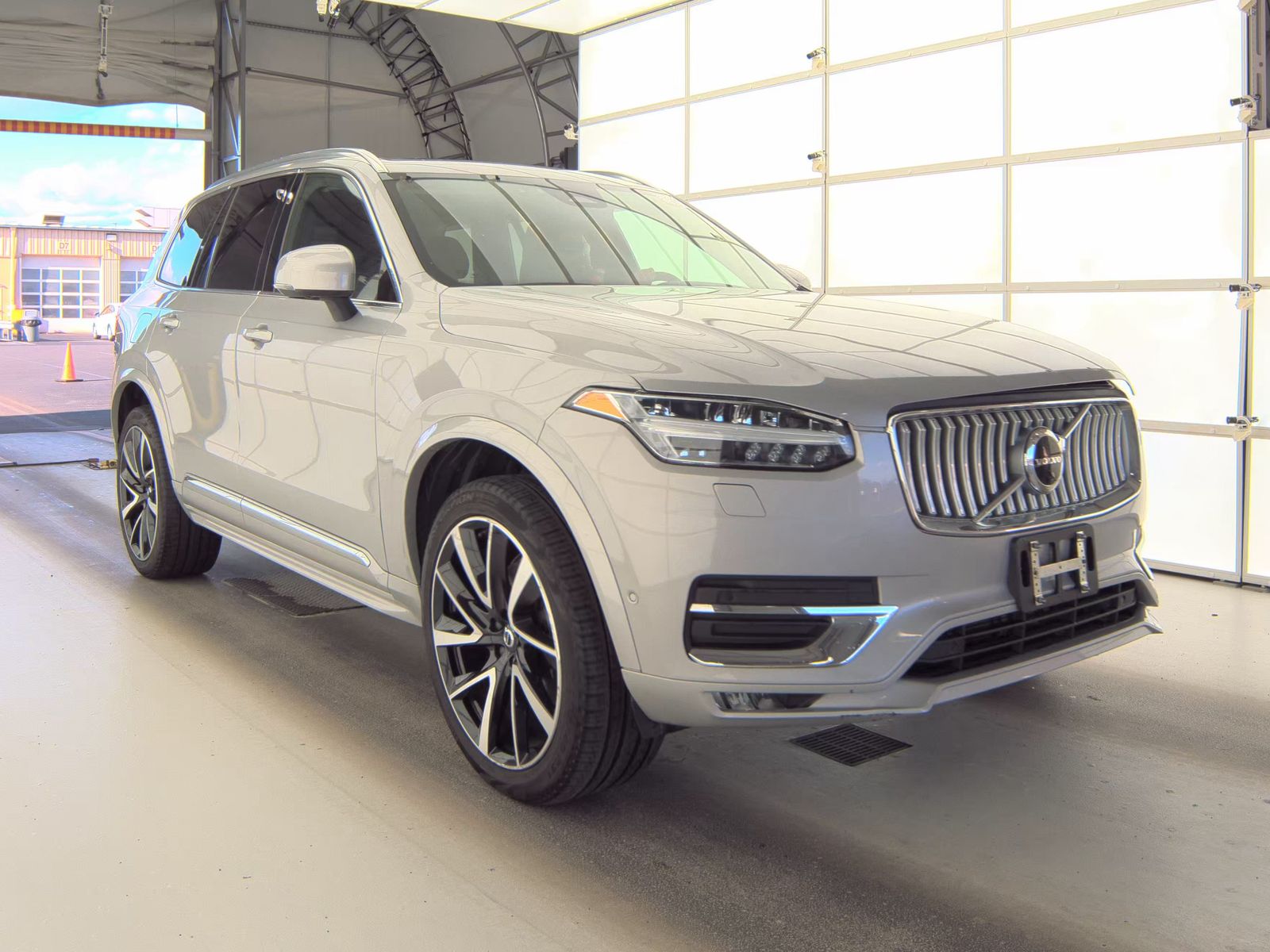 2023 Volvo XC90 B6 Plus AWD