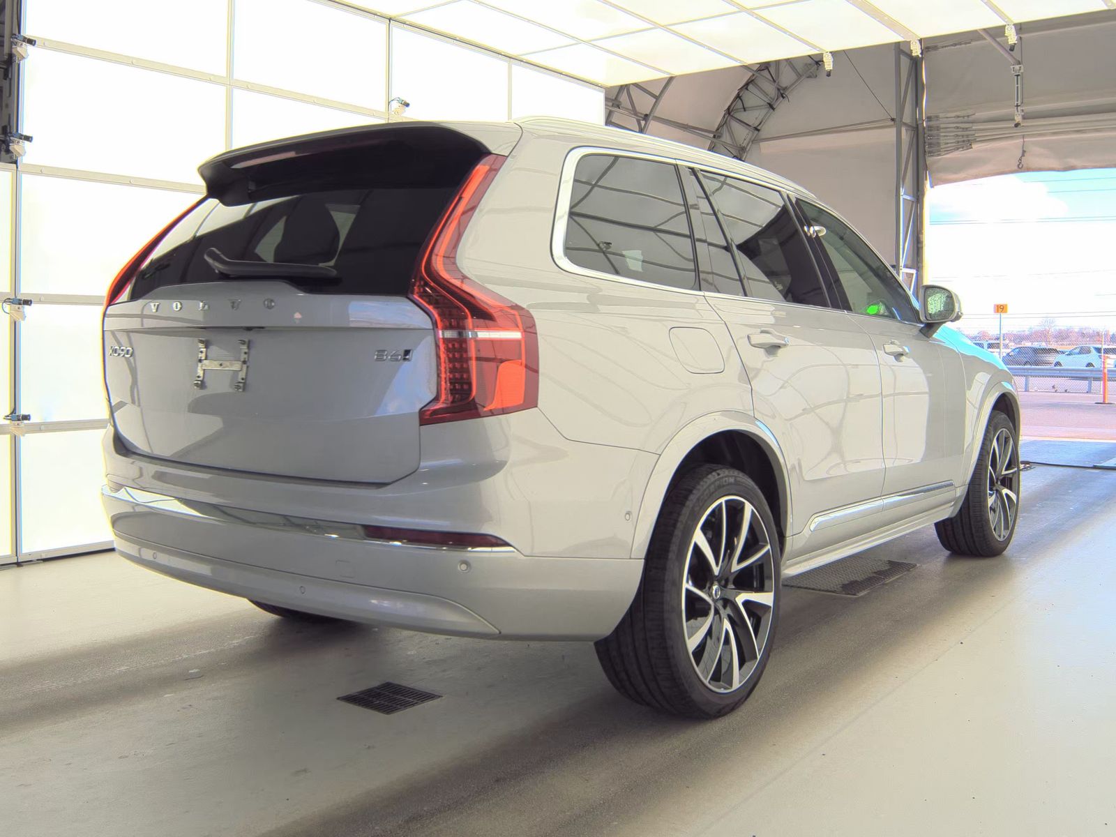2023 Volvo XC90 B6 Plus AWD