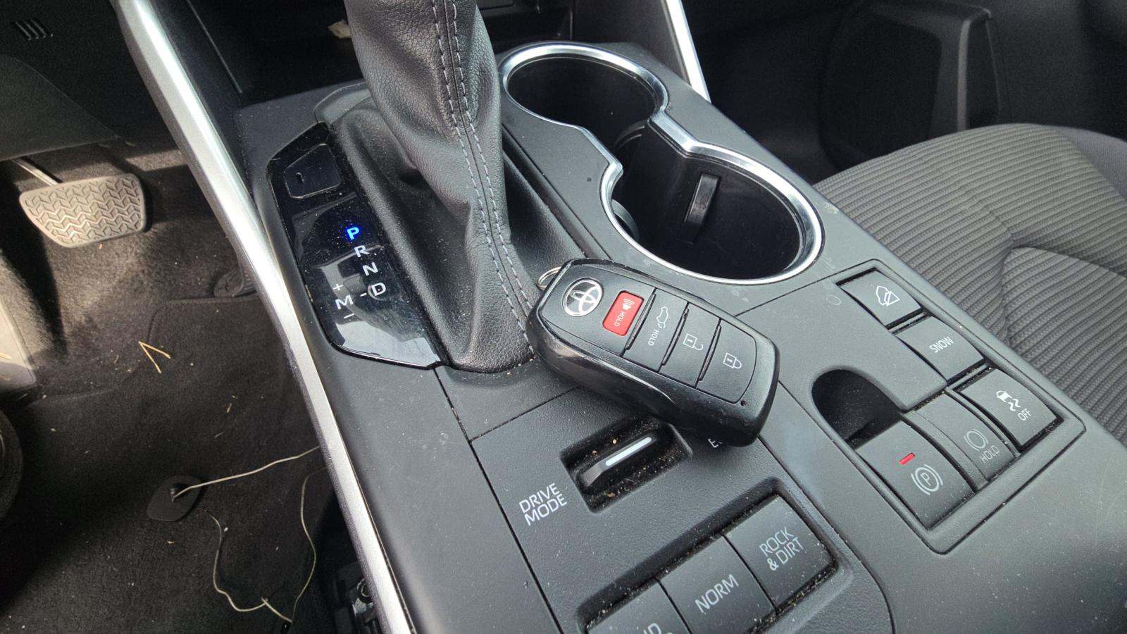 2024 Toyota Highlander LE AWD